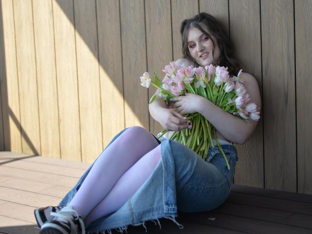 EmmyCharm - Live sex cam - 24454077