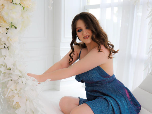 EmmyCharm - Élő pornó és szexkamera - 24454341