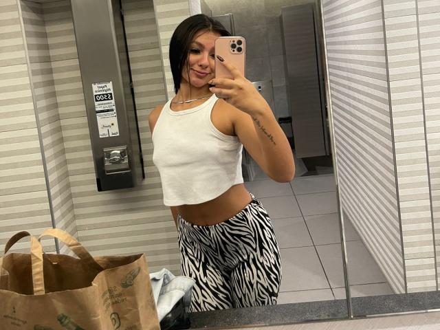 AlessiaFerry - Live porn &amp; sex cam - 24456057