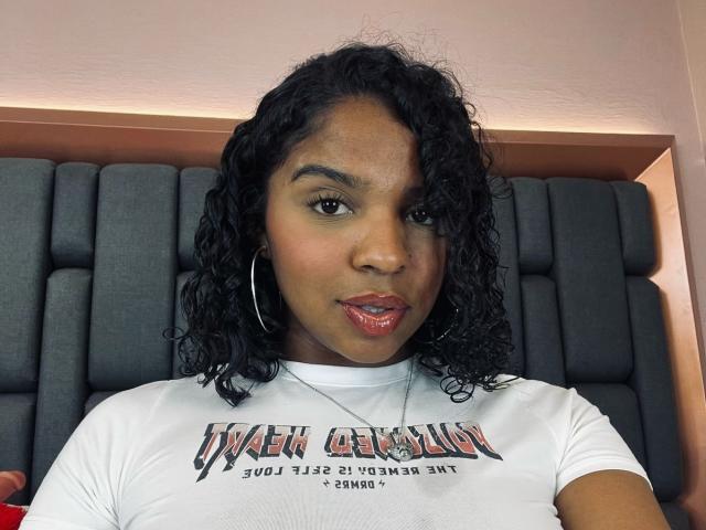 LisaMendez - Live sex cam - 24466833