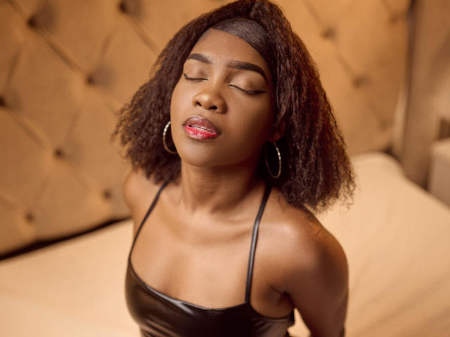 AlanaPatel - Live sex cam - 24471997