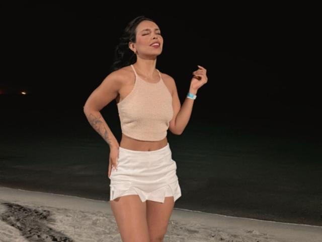 SalmaSoto - Élő pornó és szexkamera - 24472849