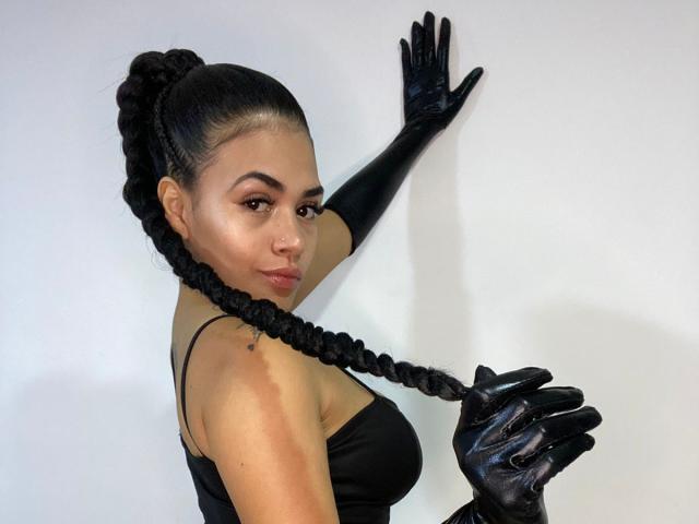 NicoleVilla - Sexe cam en vivo - 24474905