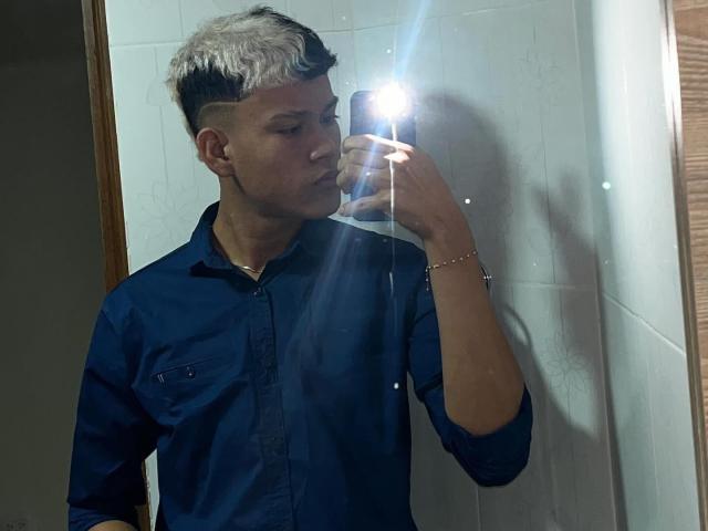 SantiagoSalvatore - Live porn &amp; sex cam - 24487465