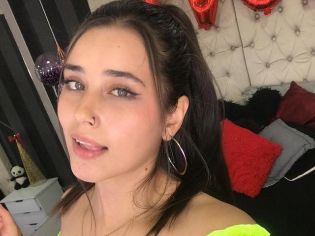 TiffanySilvye - Live sexe cam - 24495397