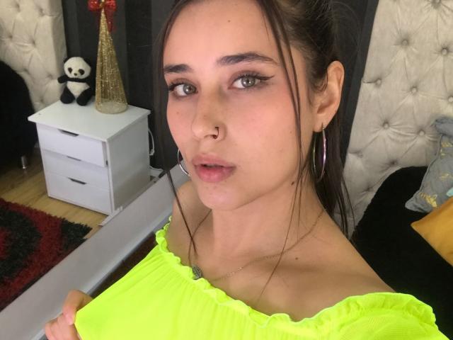 TiffanySilvye - Live sex cam - 24495453