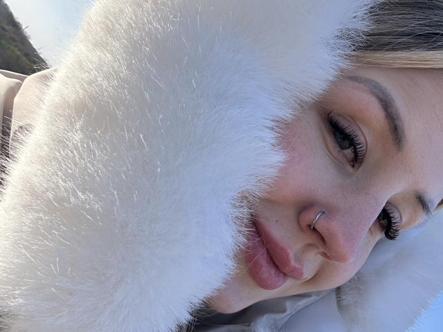 VikkyLikky - Live porn &amp; sex cam - 24498293