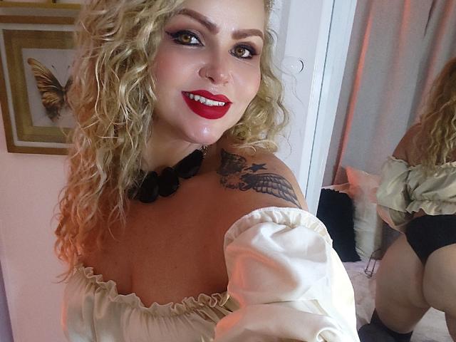 AnnaRichie - Live porn &amp; sex cam - 24503173