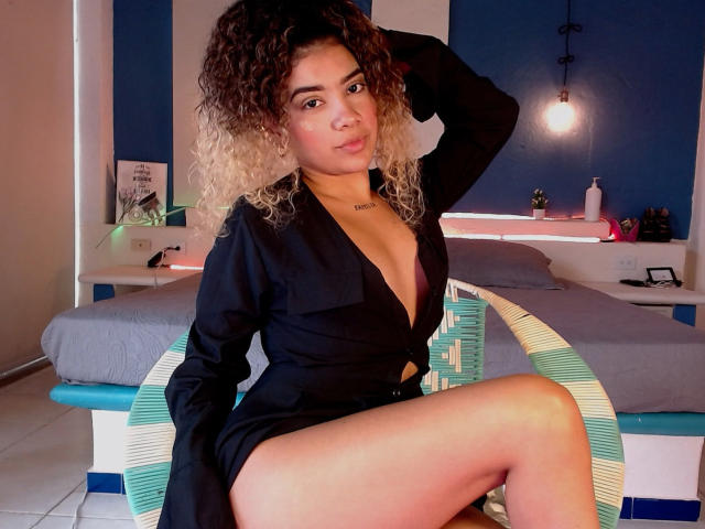 LizzaTaila - Live sex cam - 24509017