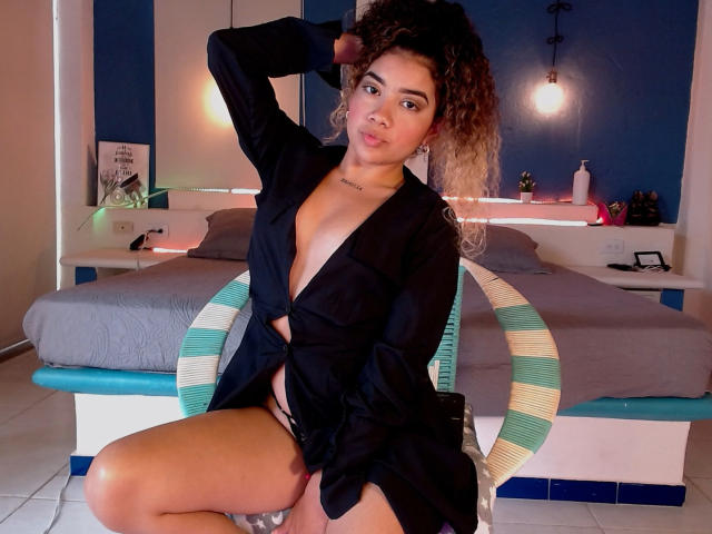 LizzaTaila - сексуальная веб-камера в реальном времени - 24509021