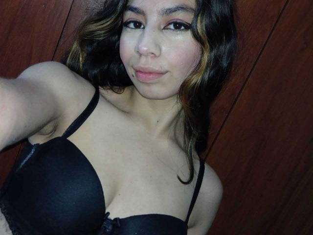 KatherinJohns - Live Sex Cam - 24514525