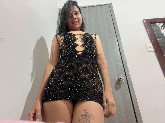 KaylinJulithe - פורנו בשידור חי ומצלמת סקס - 24523365