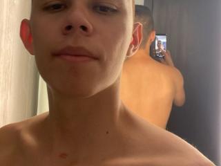 JhoanVelezX - Live porn &amp; sex cam - 24523573