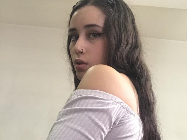 TiffanySilvye - Live sex cam - 24525657