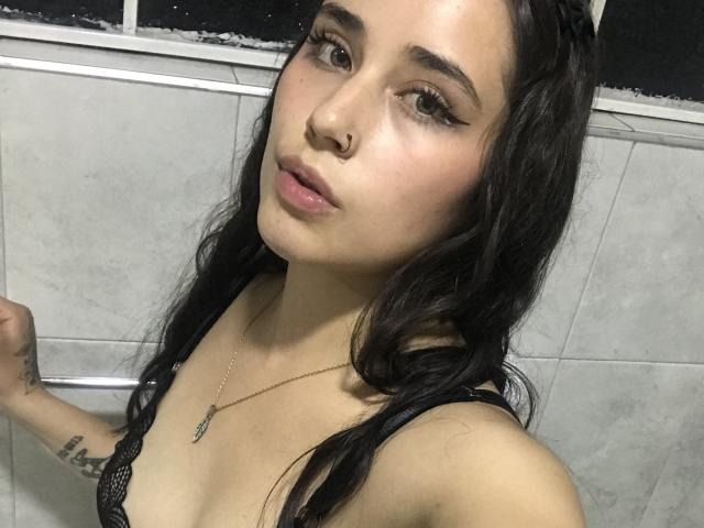 TiffanySilvye - Live sex cam - 24525753