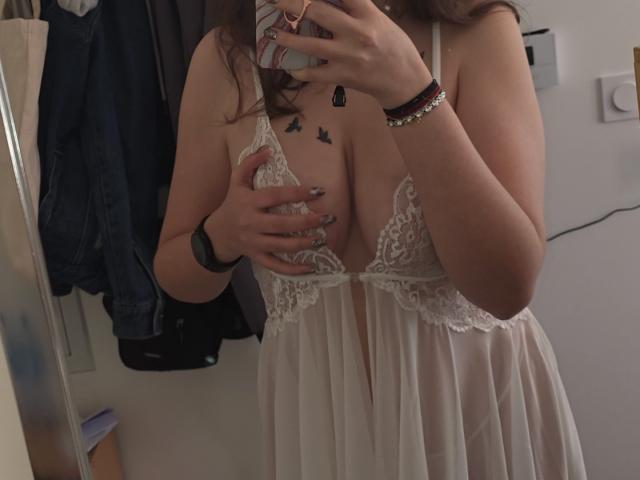 CoralieLaCoquine - Live porn &amp; sex cam - 24528373