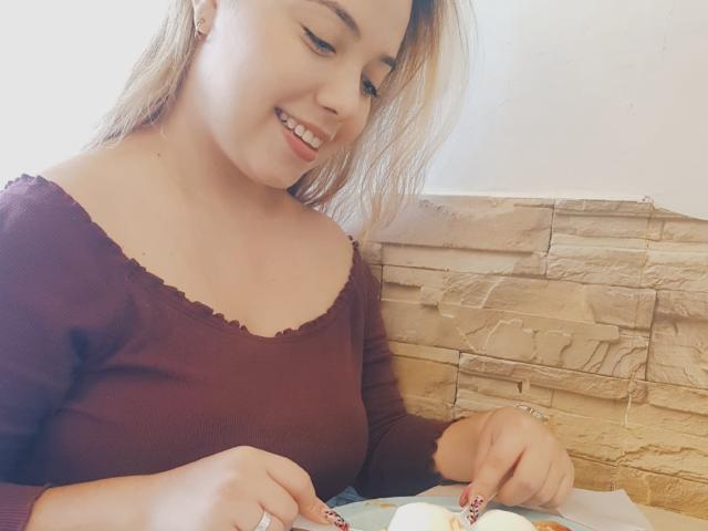 ZoeTobon69 - ライブポルノ&amp;セックスカム - 24532373