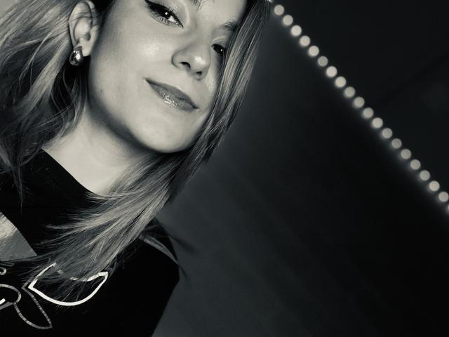 AmyStreetwise69 - פורנו בשידור חי ומצלמת סקס - 24539993