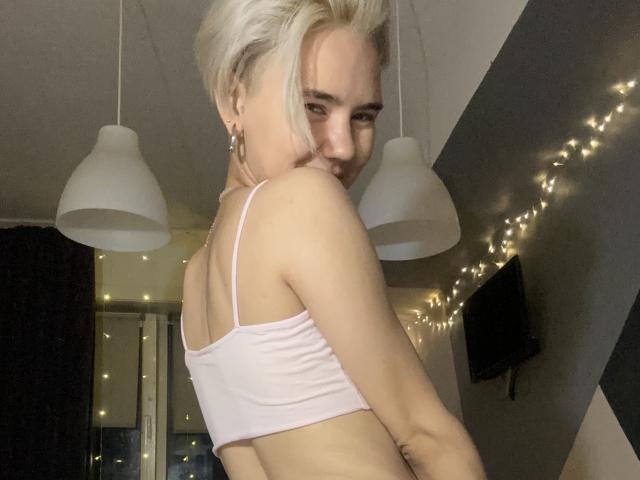 EmmBella - Live porn &amp; sex cam - 24543829