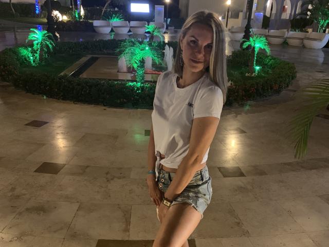 BelleLisaG - Live porn &amp; sex cam - 24545473