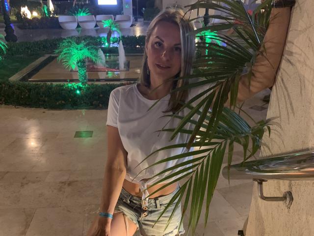 BelleLisaG - Live sex cam - 24545517