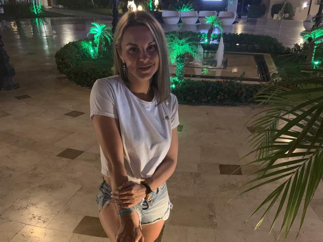 BelleLisaG - Live porn &amp; sex cam - 24545525