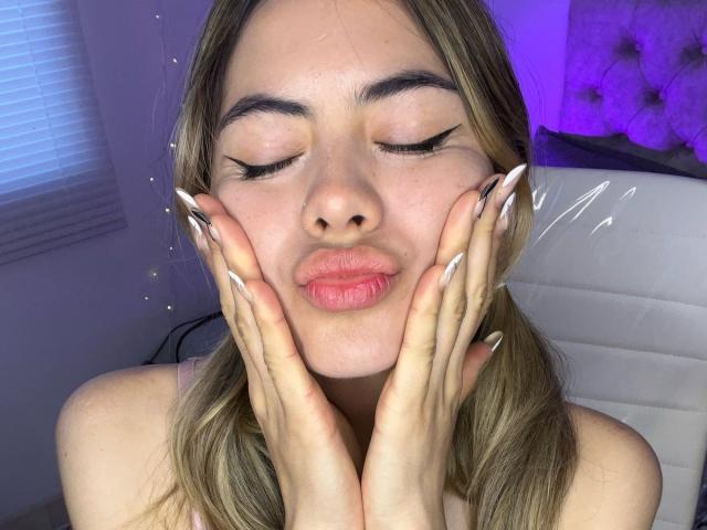 NathalySky - ライブポルノ&amp;セックスカム - 24546937