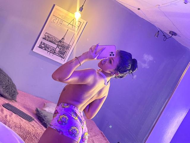 AlessiaFerry - Live porn &amp; sex cam - 24552021