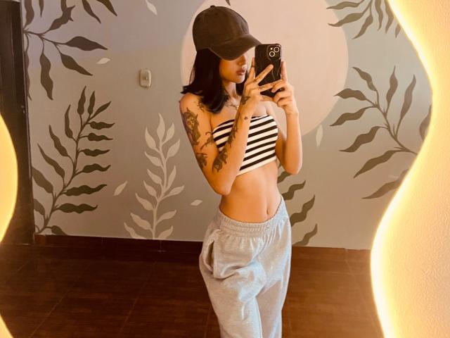 HarleyRoods - Élő pornó és szexkamera - 24553421