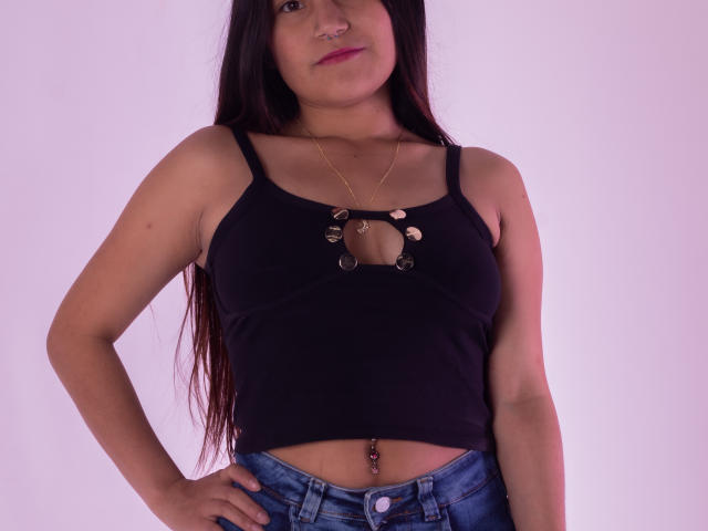 MelanieGates - Live sexe cam - 24558677