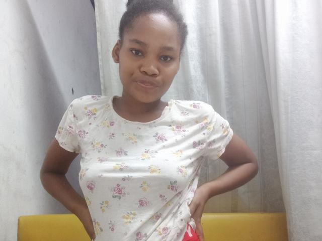 MissBloom - сексуальная веб-камера в реальном времени - 24570069