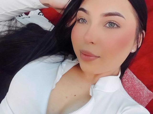 LucyArnoldd - сексуальная веб-камера в реальном времени - 24581229