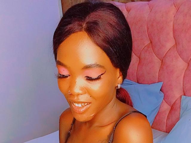 IrahHotie - сексуальная веб-камера в реальном времени - 24581285