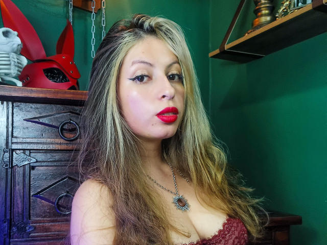 DominatrixLeila - Live sex cam - 24581541