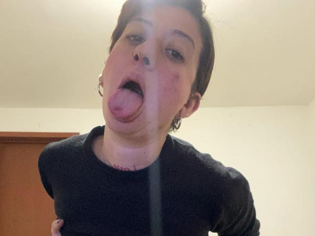 ValeriaNaughtySex - Élő pornó és szexkamera - 24583537