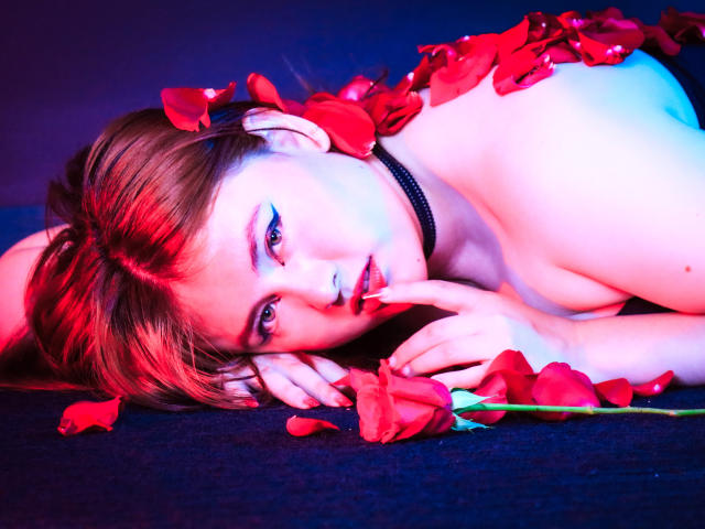 AliaMillers - Live Sex Cam - 24583733