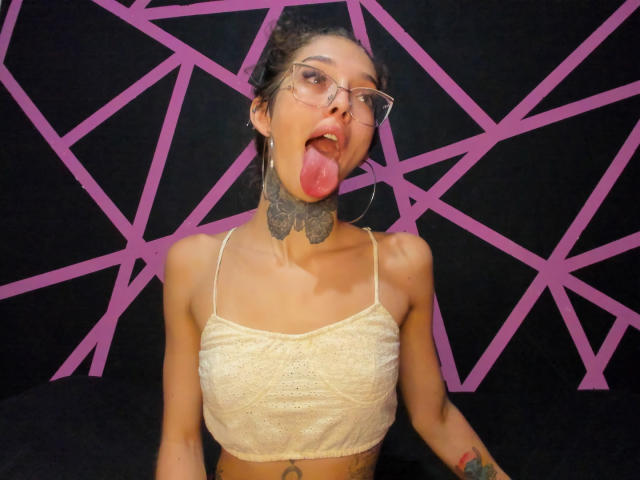 KatieSantana - Live porn &amp; sex cam - 24589217