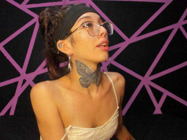 KatieSantana - Live porn &amp; sex cam - 24589369