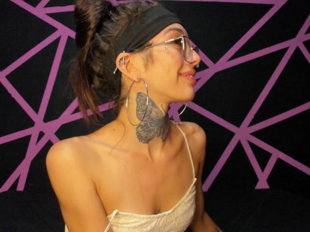 KatieSantana - Live porn &amp; sex cam - 24589453