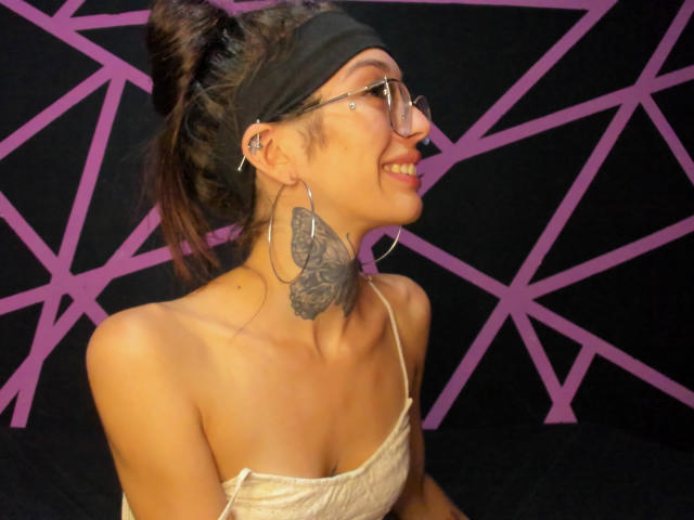 KatieSantana - Live porn &amp; sex cam - 24589457