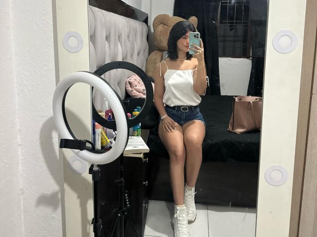 ScarlletZhen - Live porn &amp; sex cam - 24595401