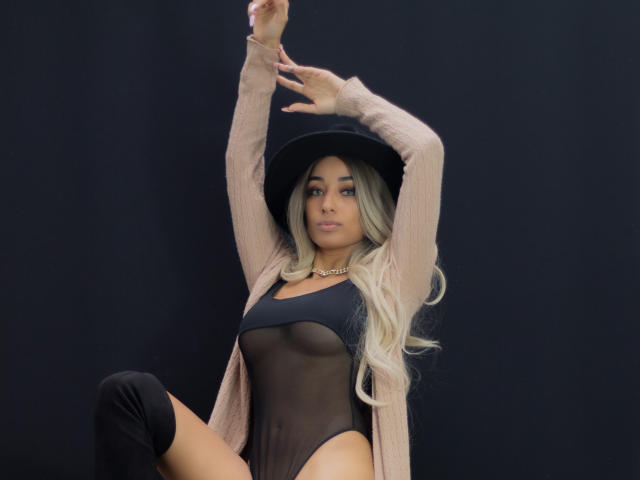 DianaHopson - Live porn &amp; sex cam - 24600673