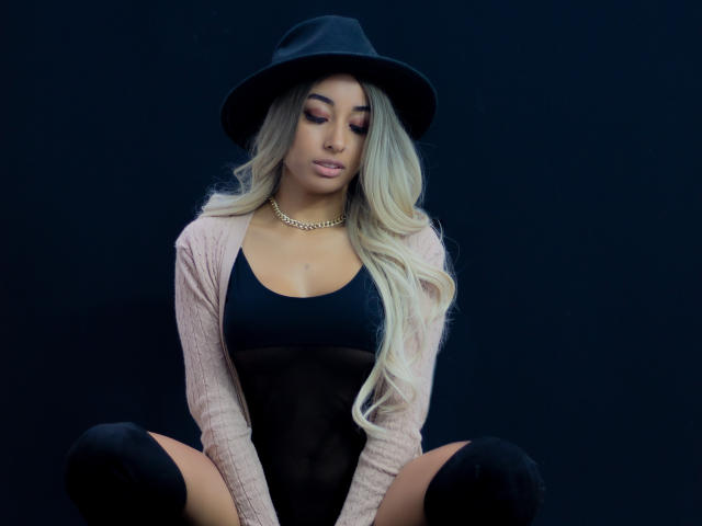 DianaHopson - Live porn &amp; sex cam - 24600693