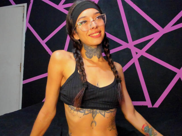KatieSantana - Live porn &amp; sex cam - 24602261
