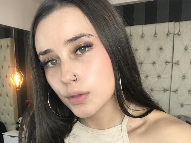 TiffanySilvye - Live sex cam - 24603057