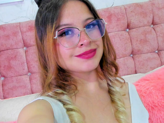 MelaniBecker - Live sex cam - 24615157