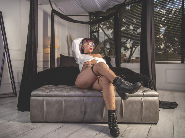 SusanDarknes - Live porn &amp; sex cam - 24615385