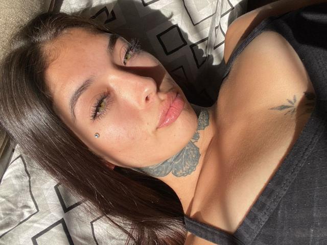 KatieSantana - Live sex cam - 24619137