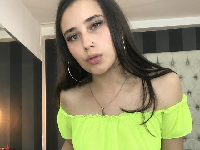 TiffanySilvye - פורנו בשידור חי ומצלמת סקס - 24620089