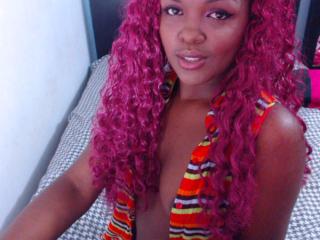 DolceJane - Webcam live xXx with this Hooters 18+ teen woman 